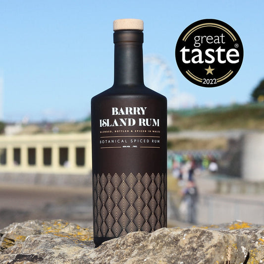 Barry Island - Botanical Spiced Rum   40.0%