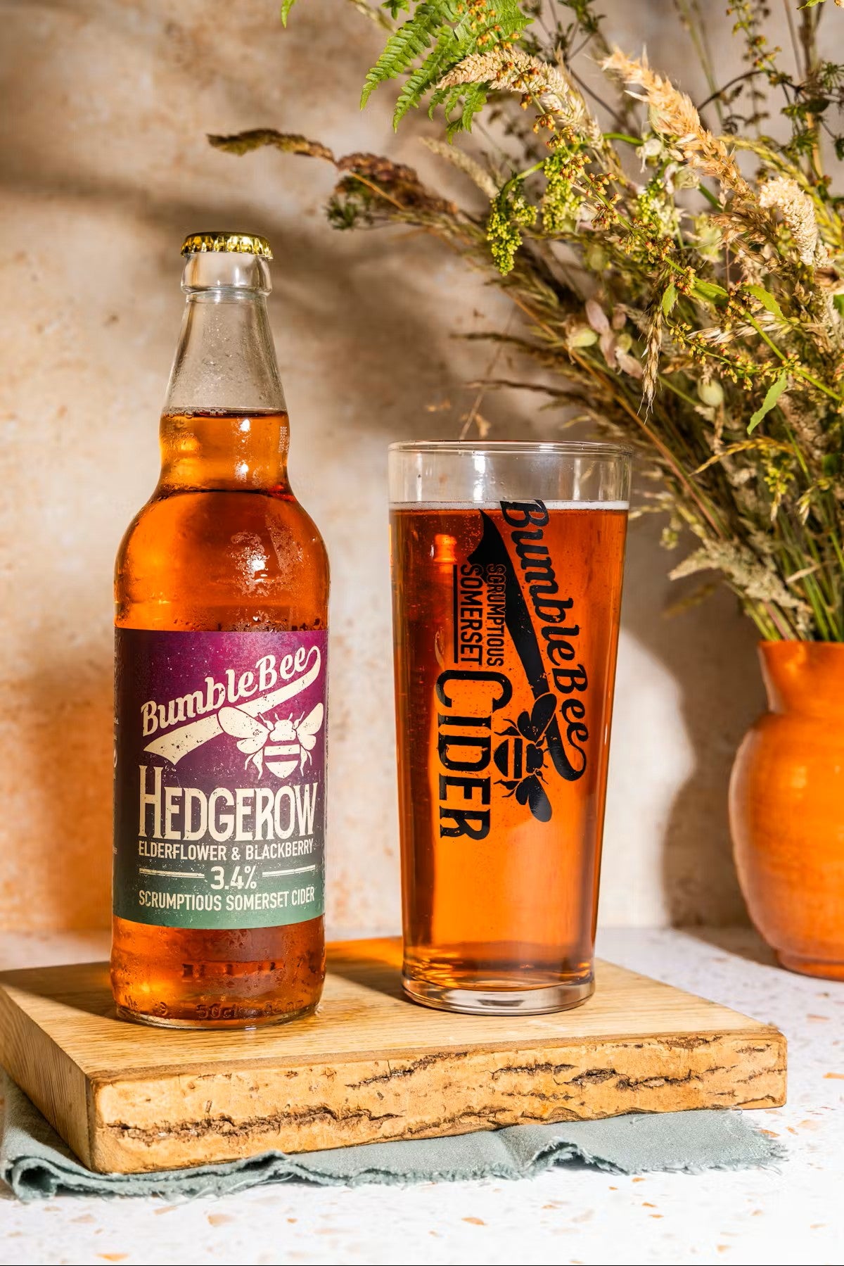 Lockup Bottle Shop - BumbleBee Cider - Hedgerow   3.4%